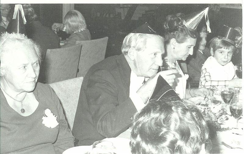 moeder petra ome johan en tante cor.jpg
